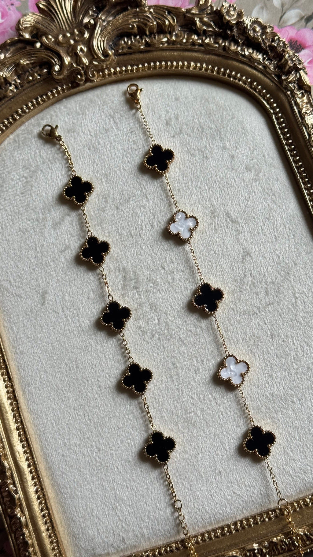 Black & white clover bracelet