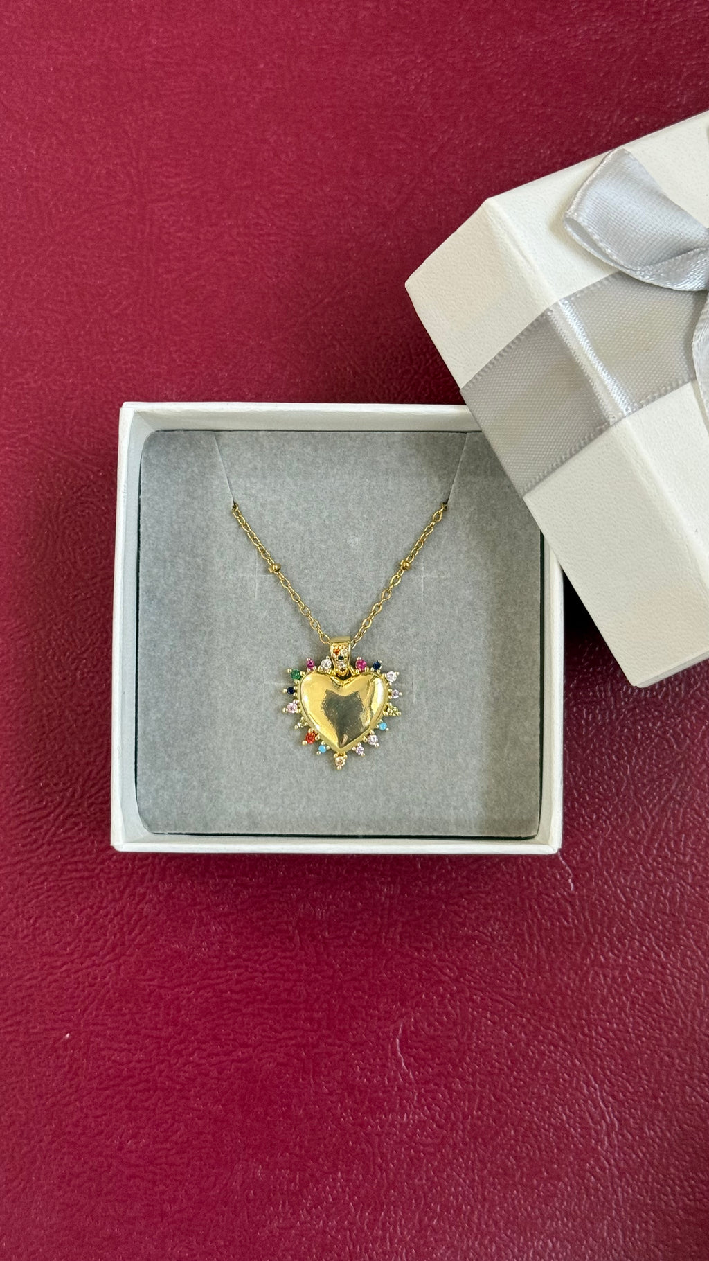 Multicolor heart chain