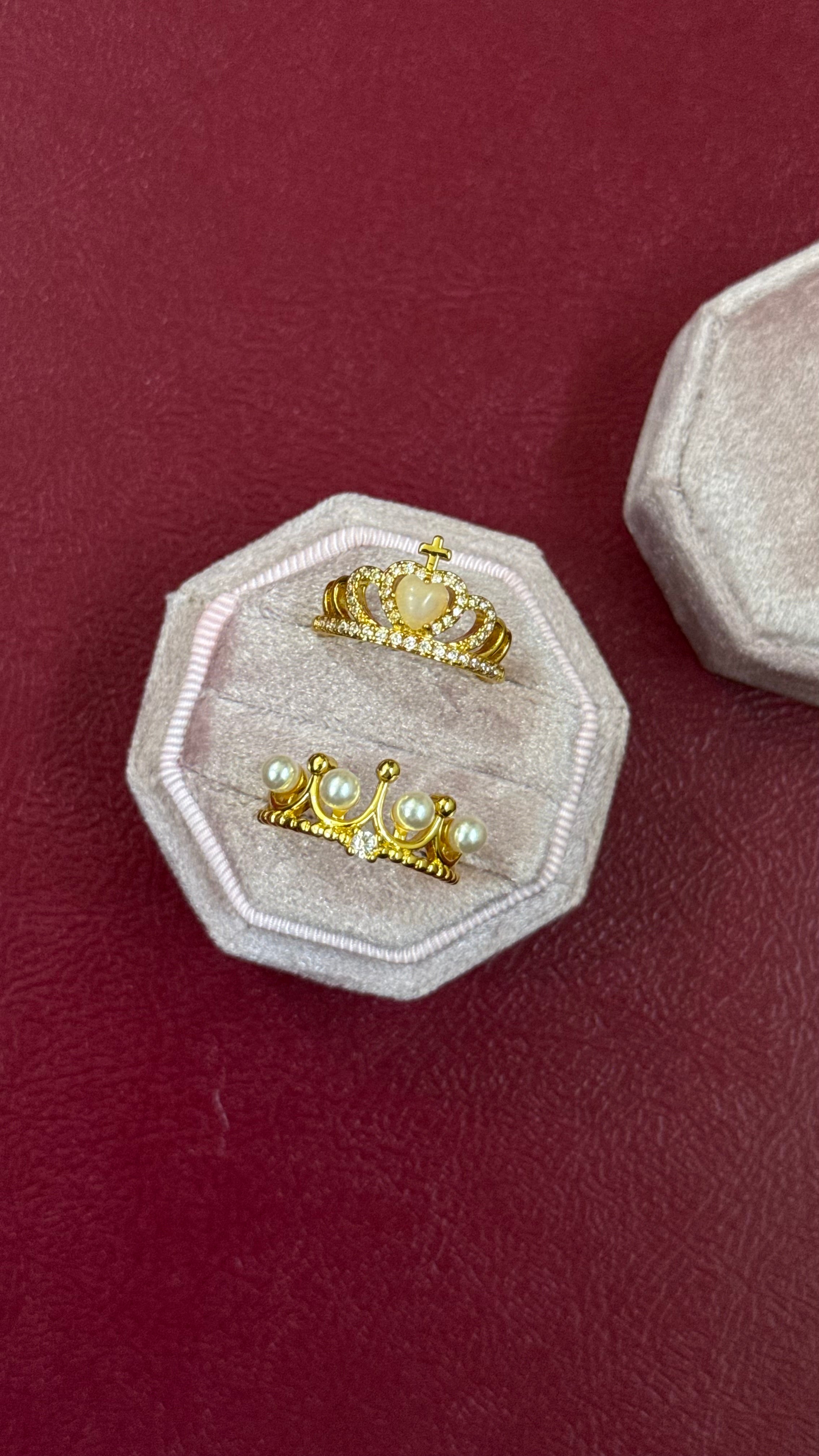 Queen’s crown ring