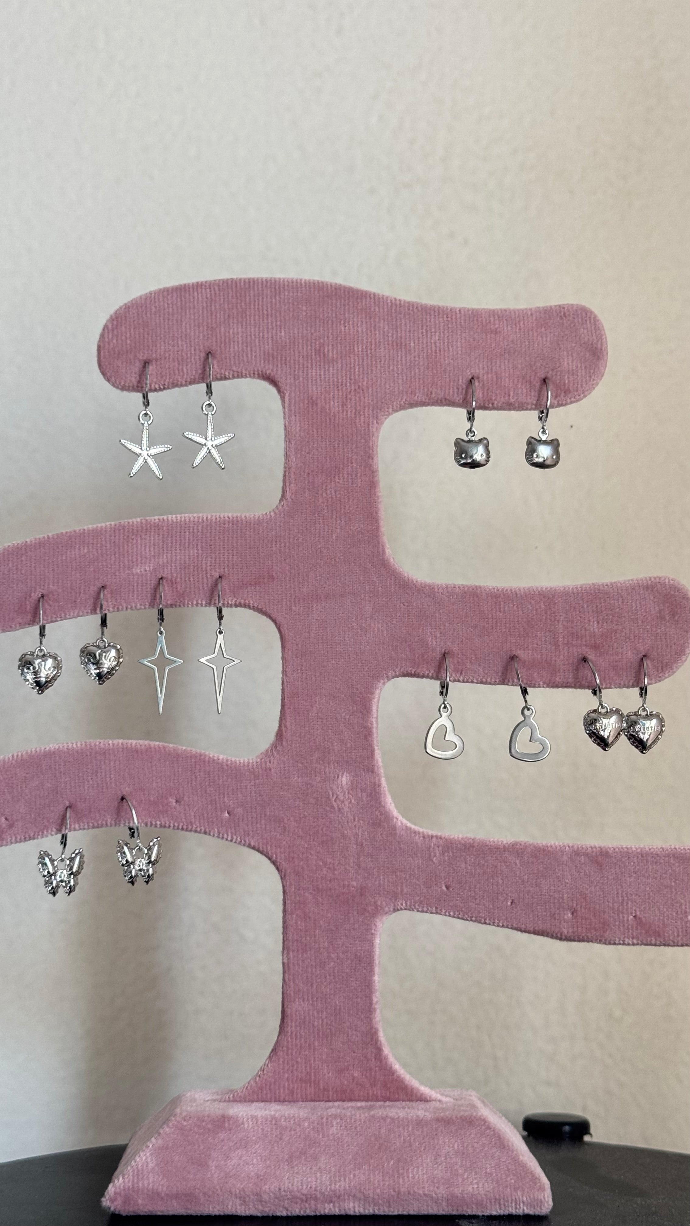 Hollow heart earrings