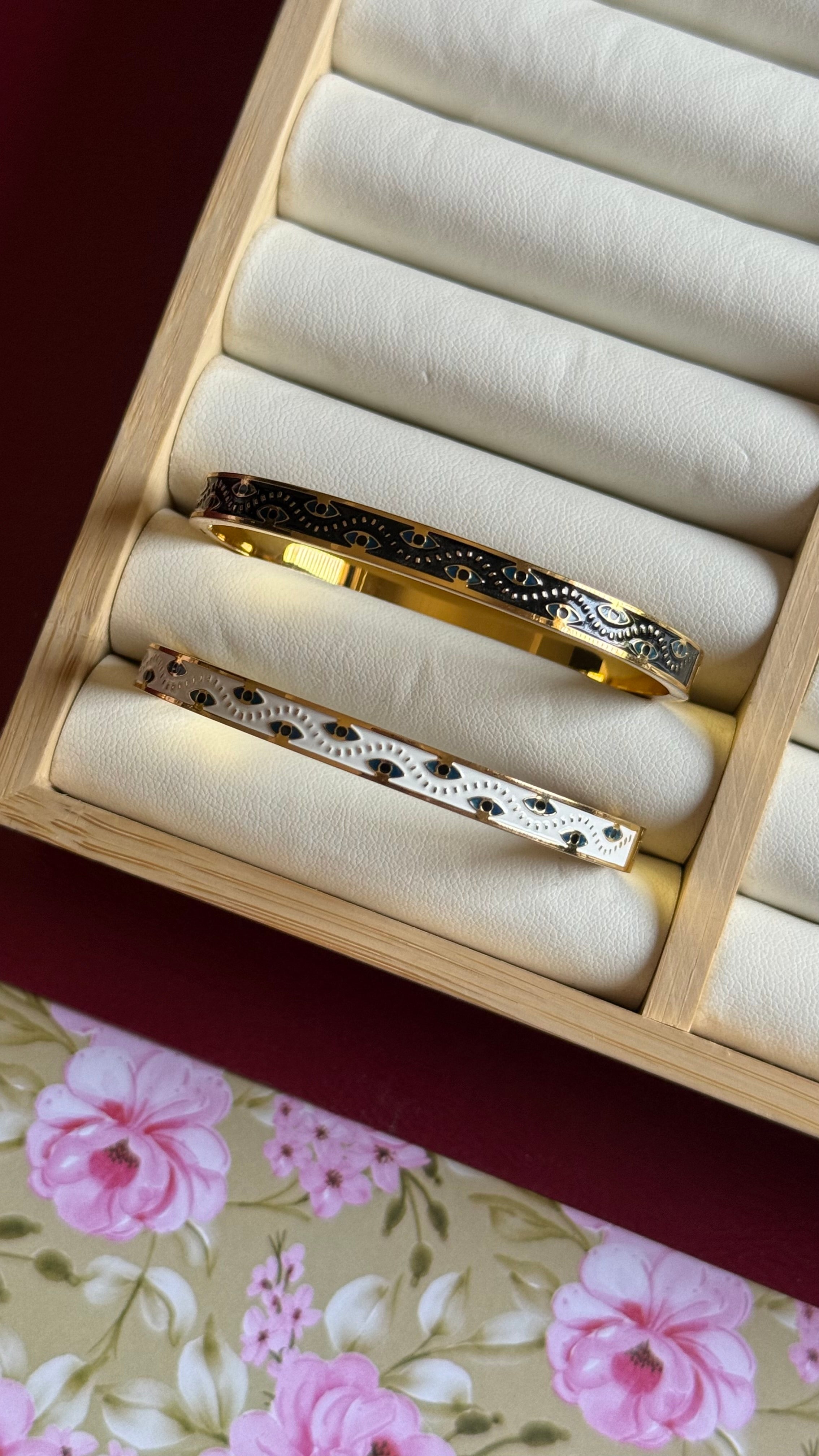 Enamel bracelet