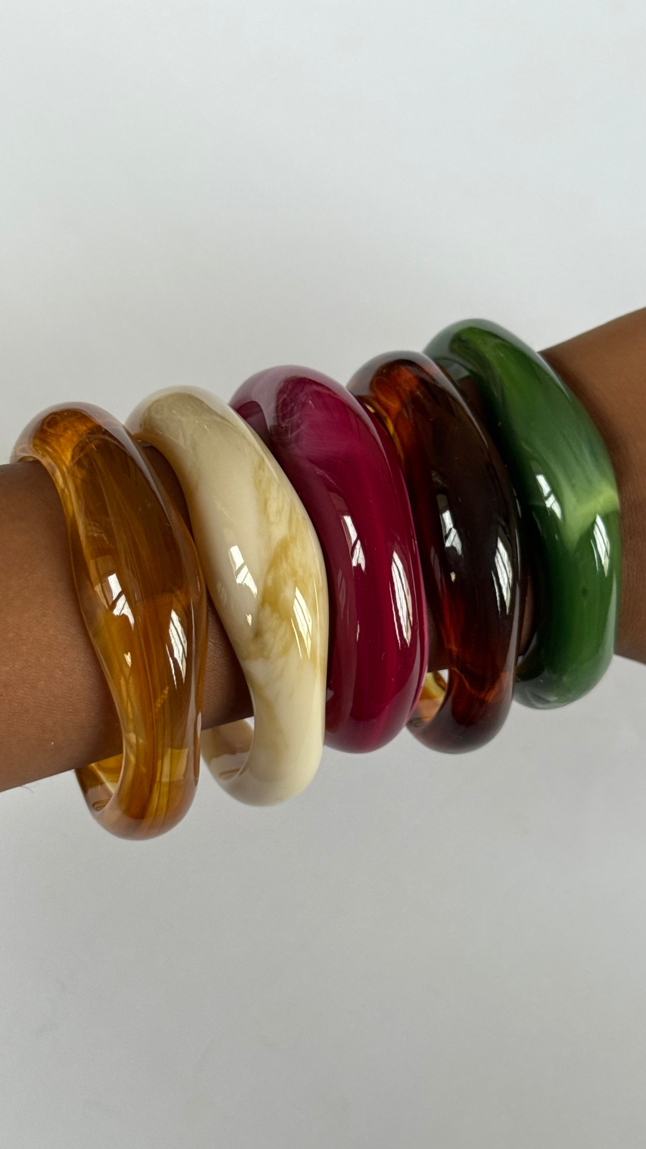 Wiggly resin Bangle