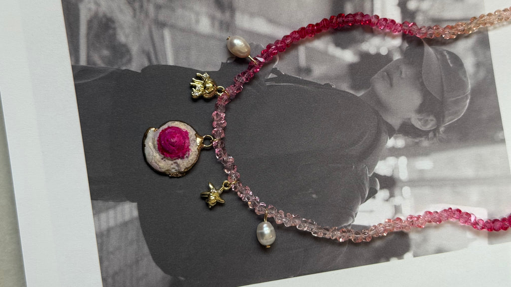 In love w pink chain