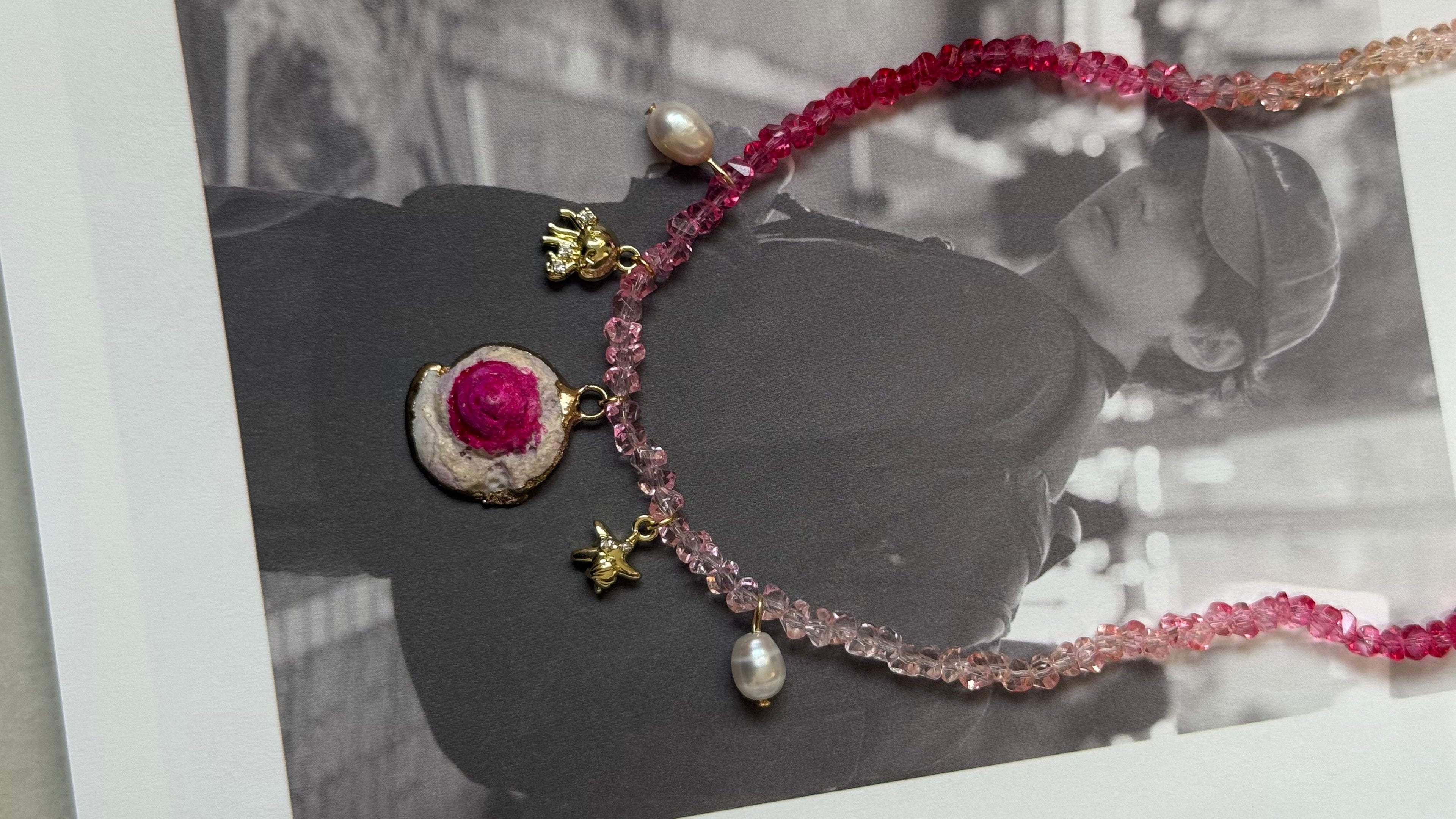 In love w pink chain