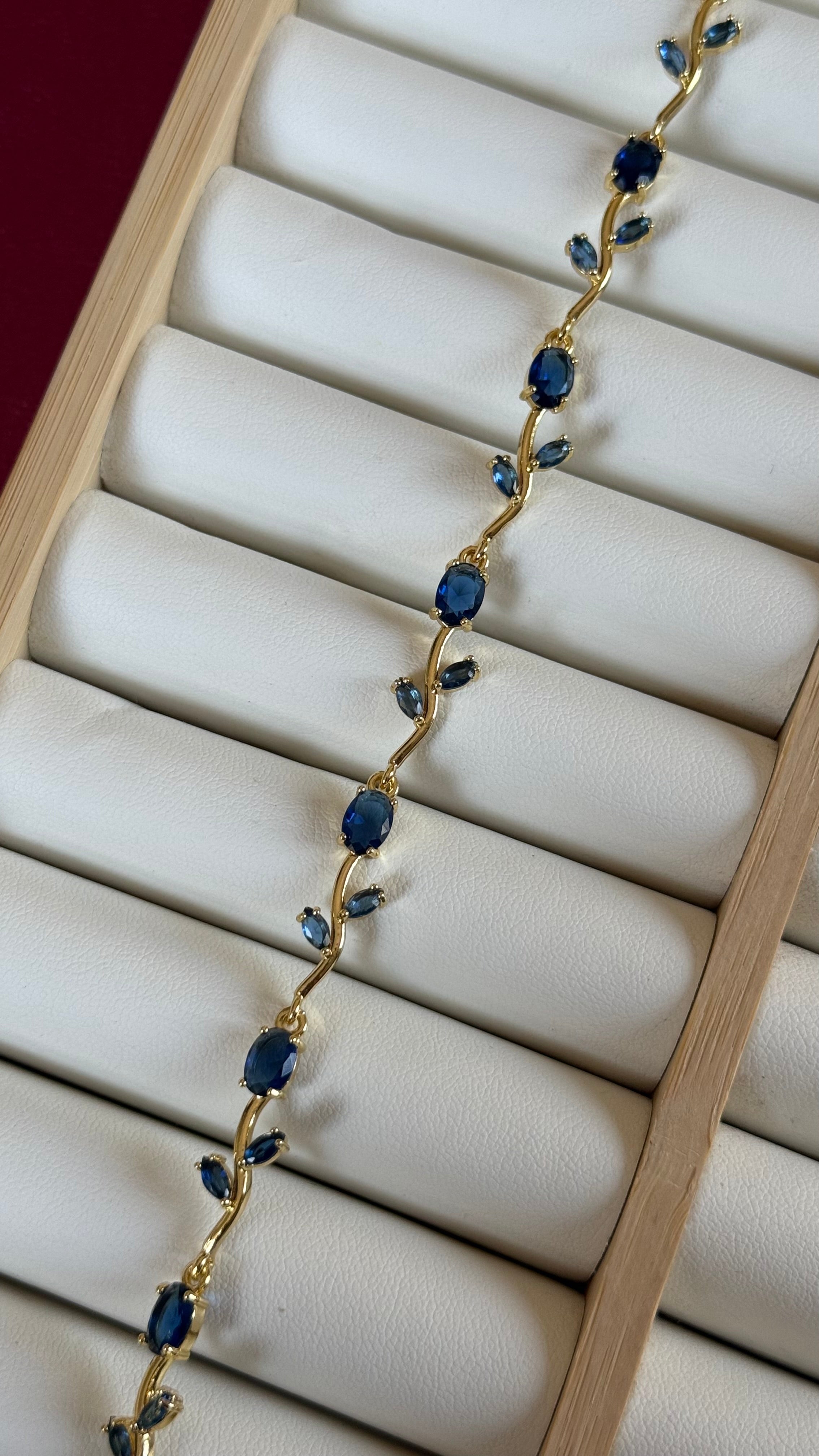 Tulip bracelet