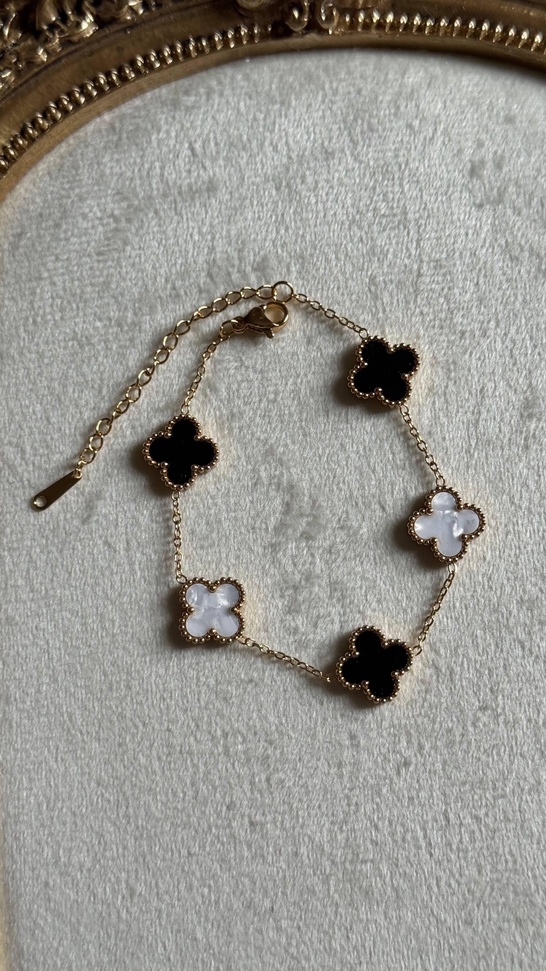 Black & white clover bracelet