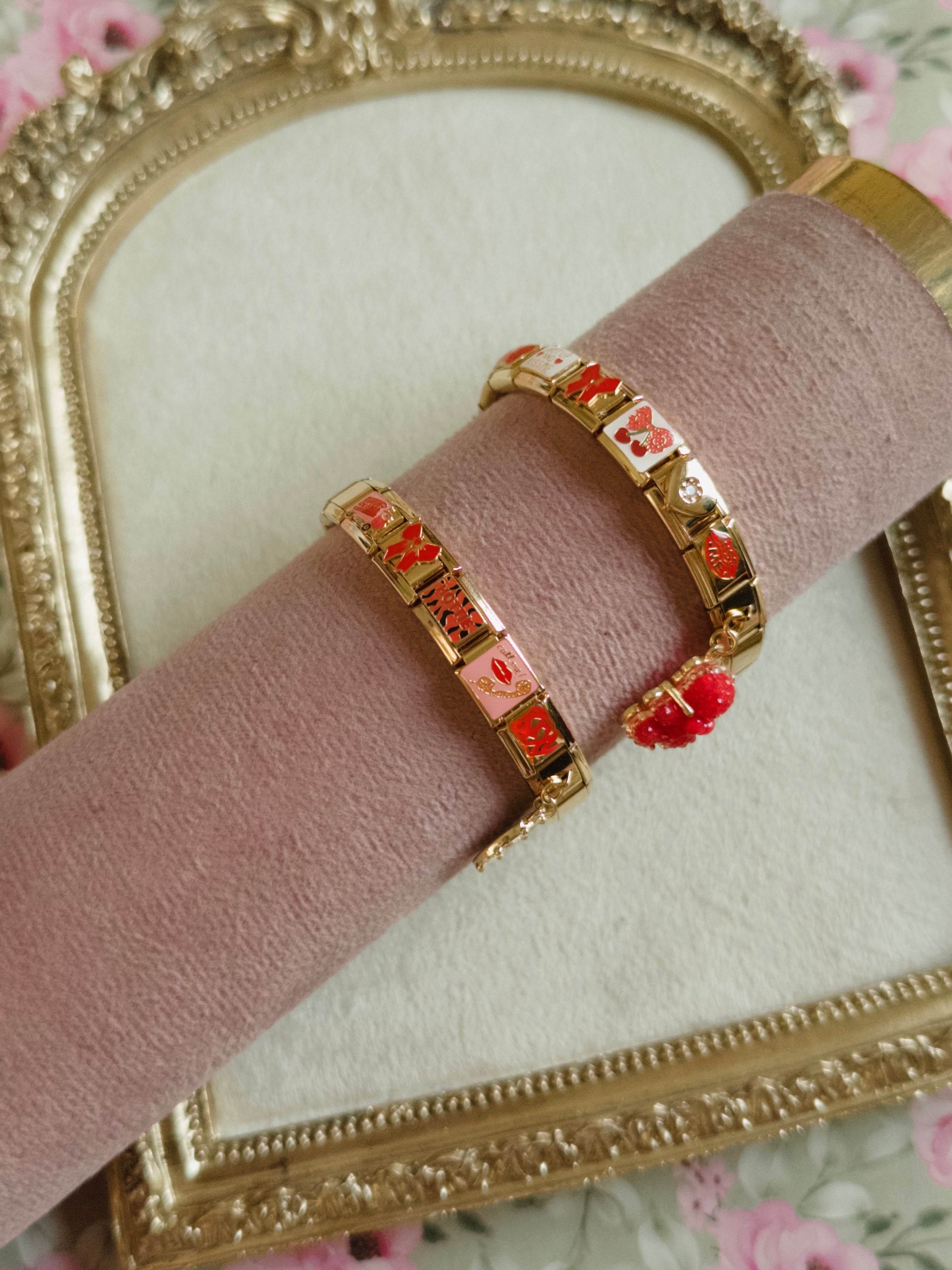 Red theme hanging bracelet