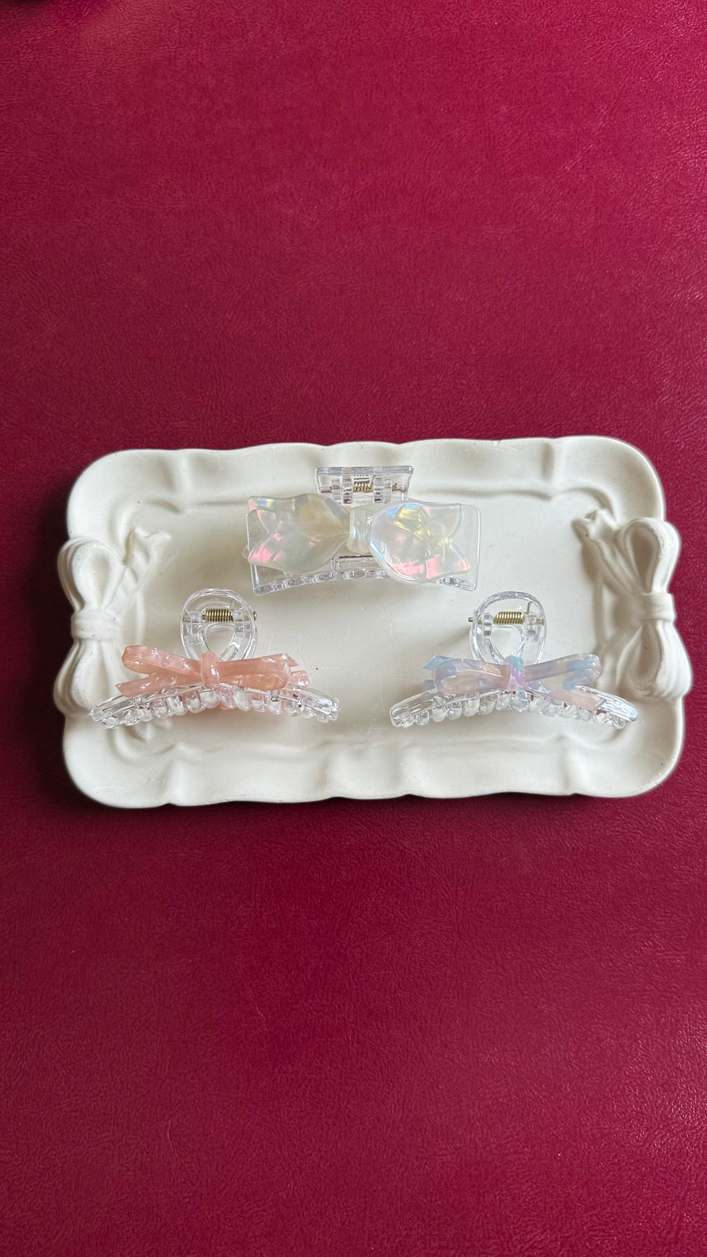 Bow claw clip