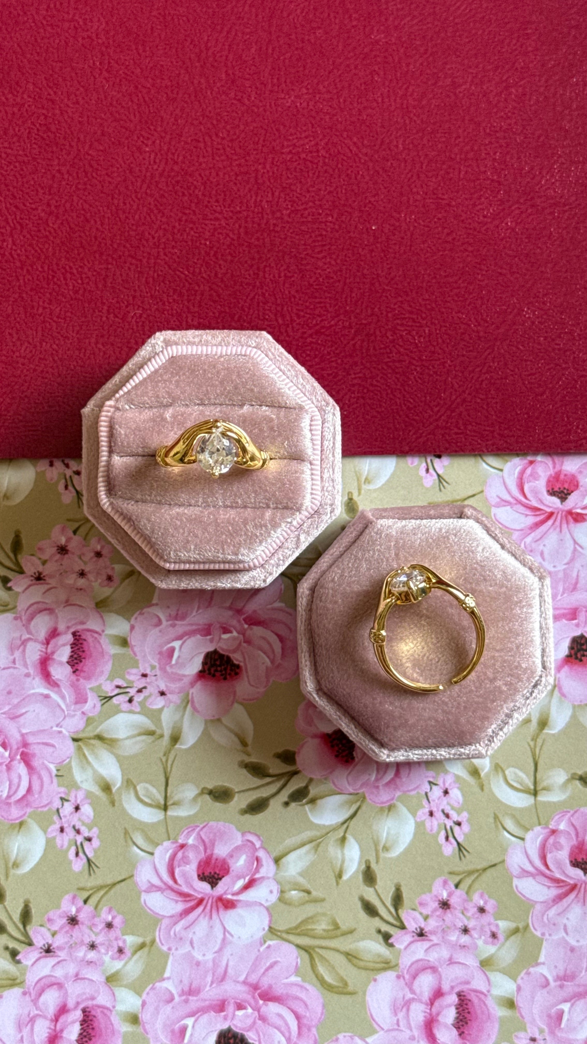 Finger heart ring
