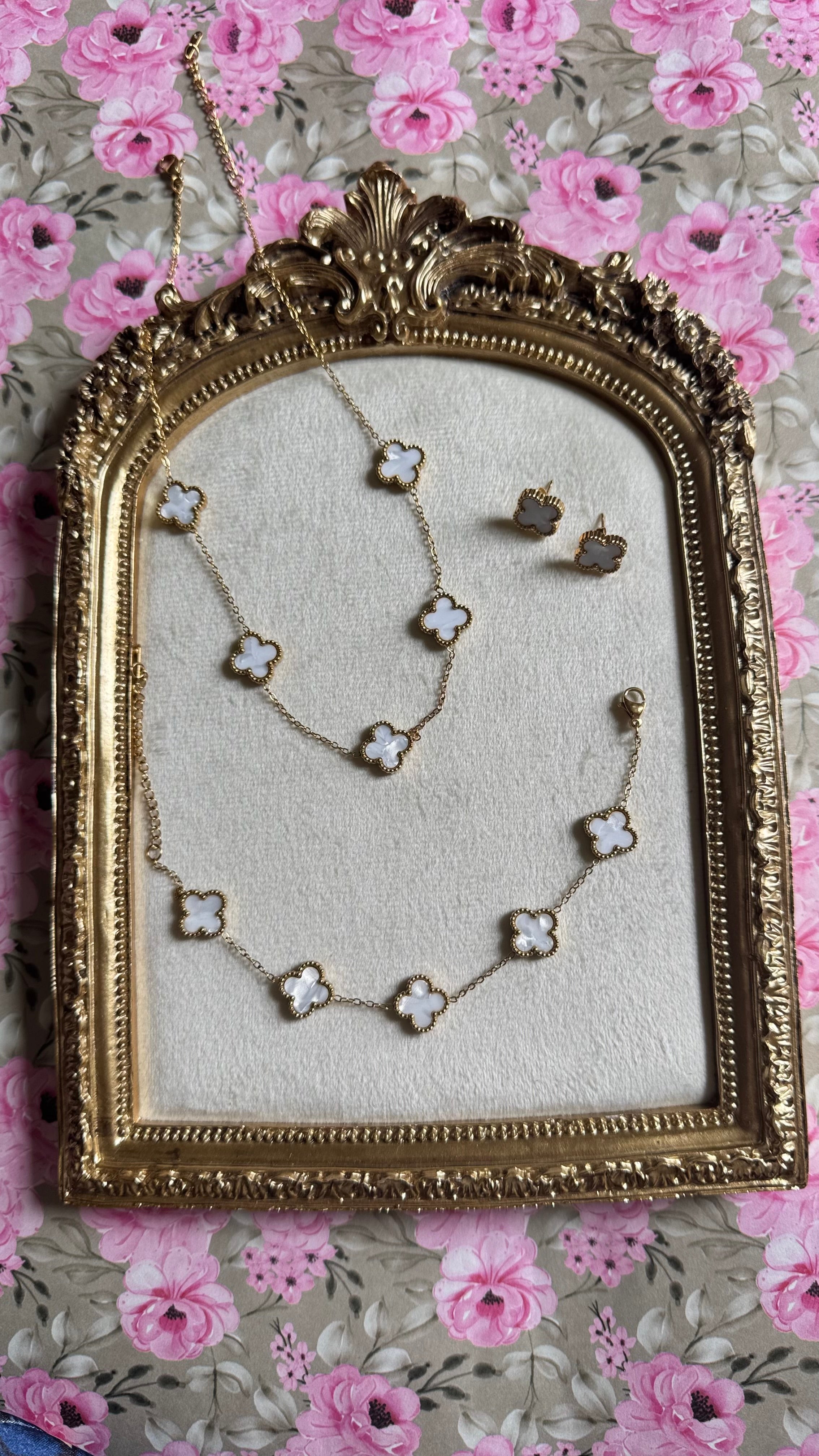 White clover set