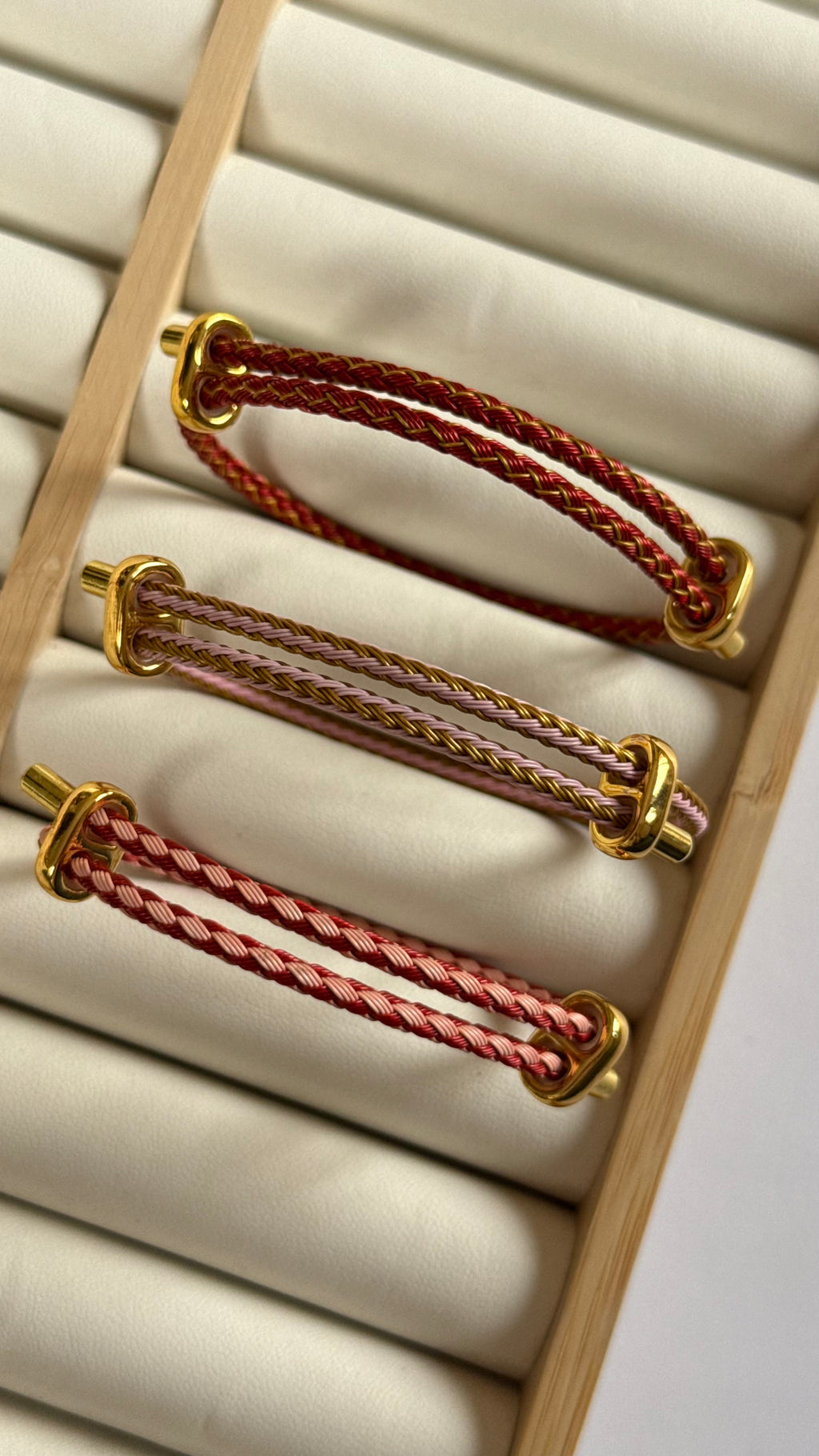 Fannah bracelet (pink & red)