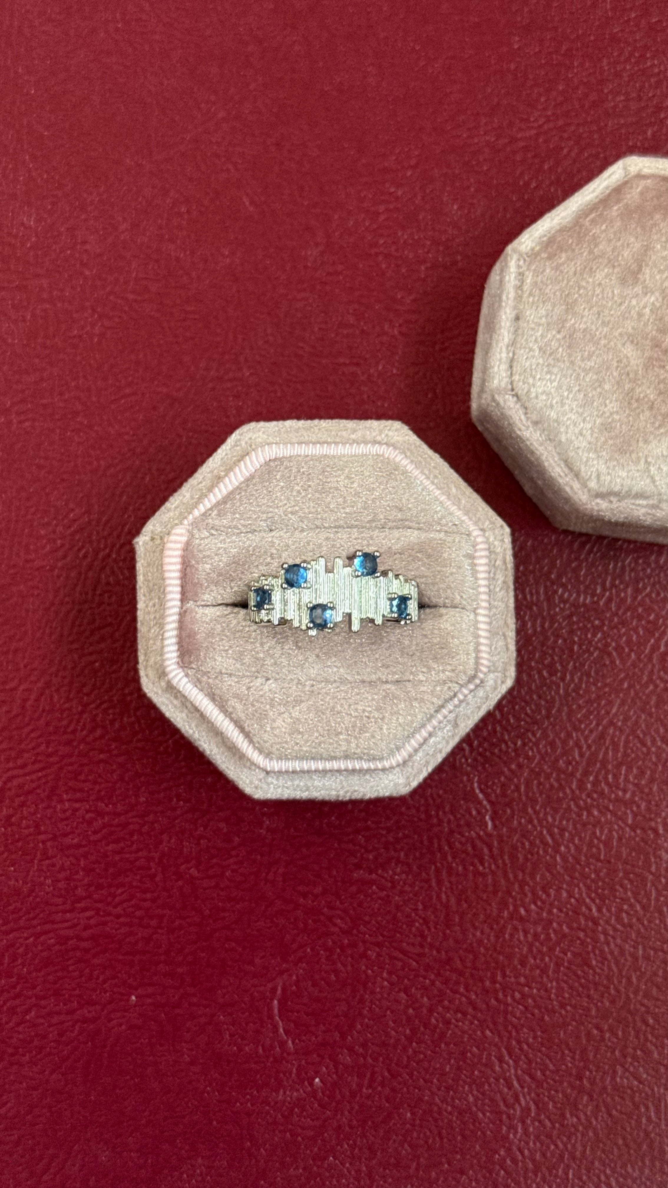 Silver stone ring