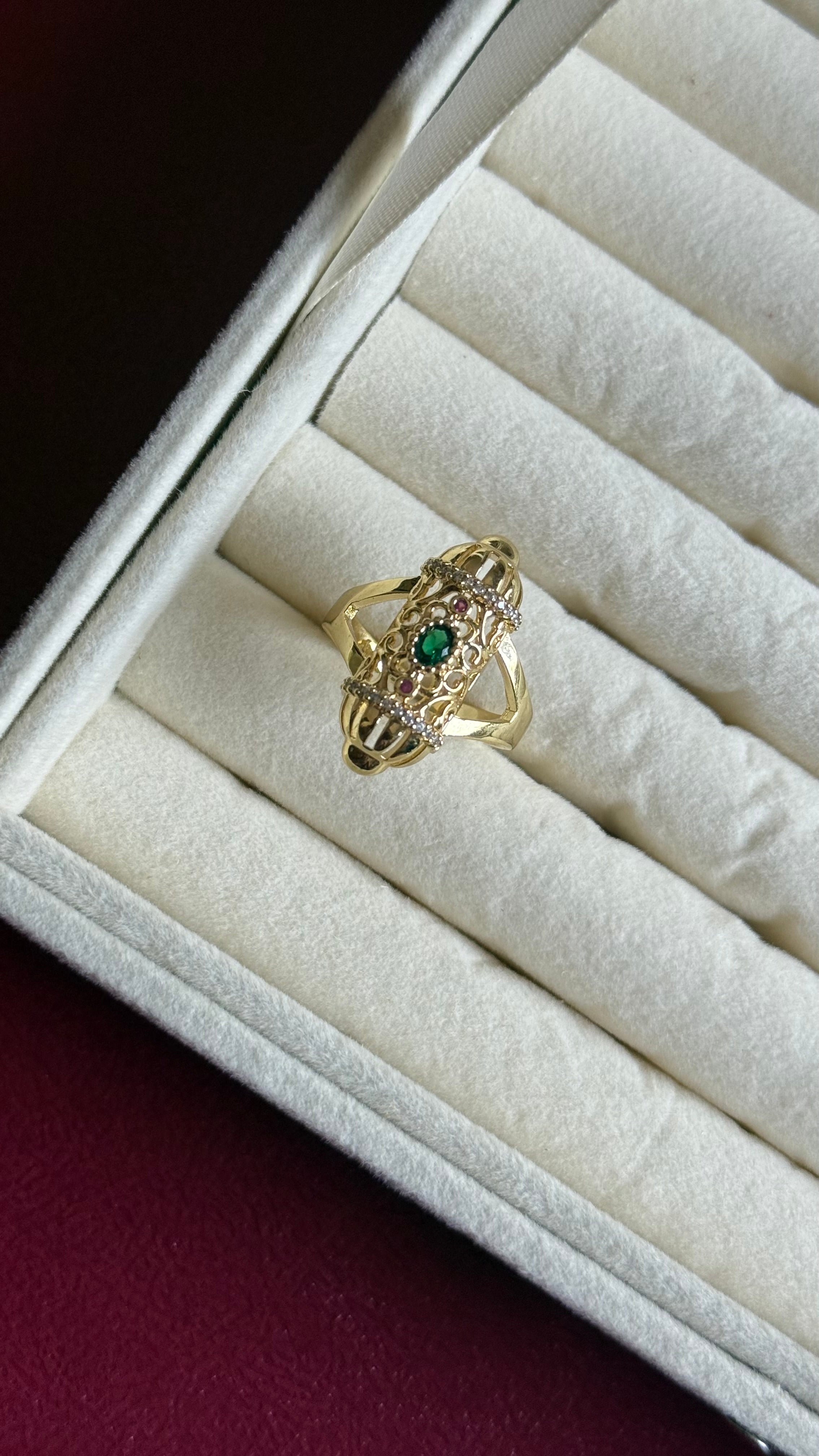 Green stone ring