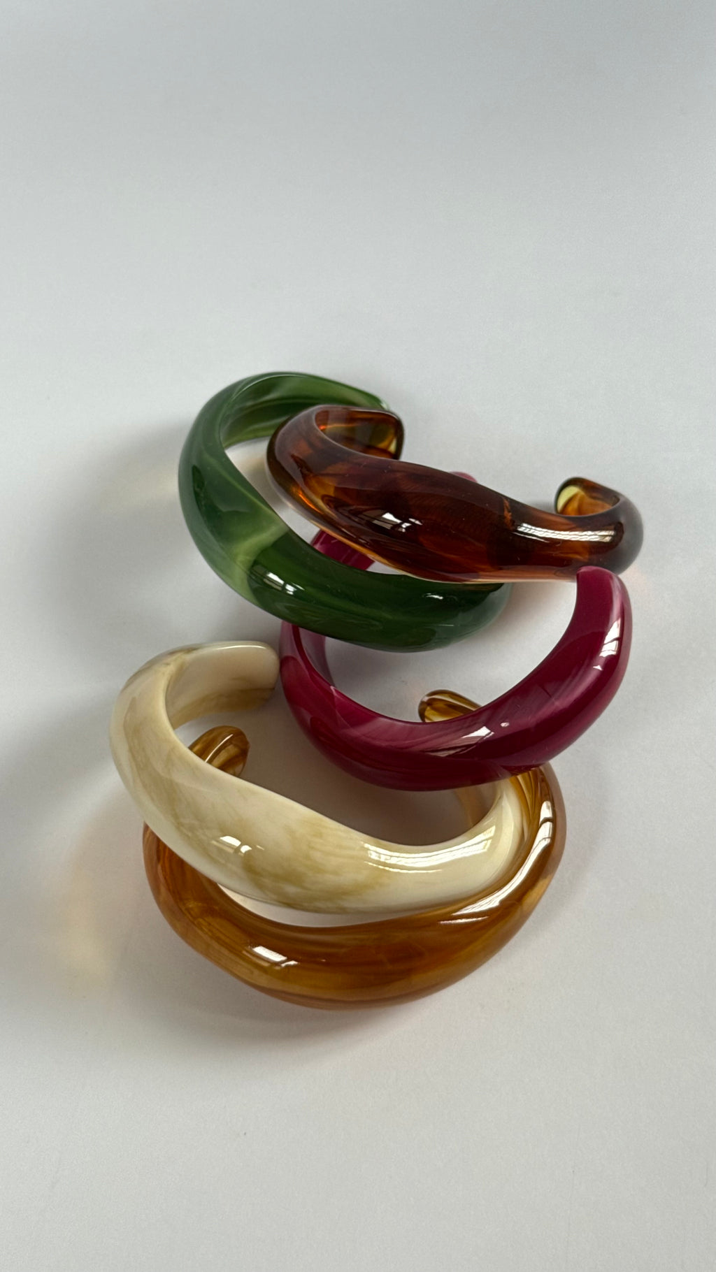 Wiggly resin Bangle