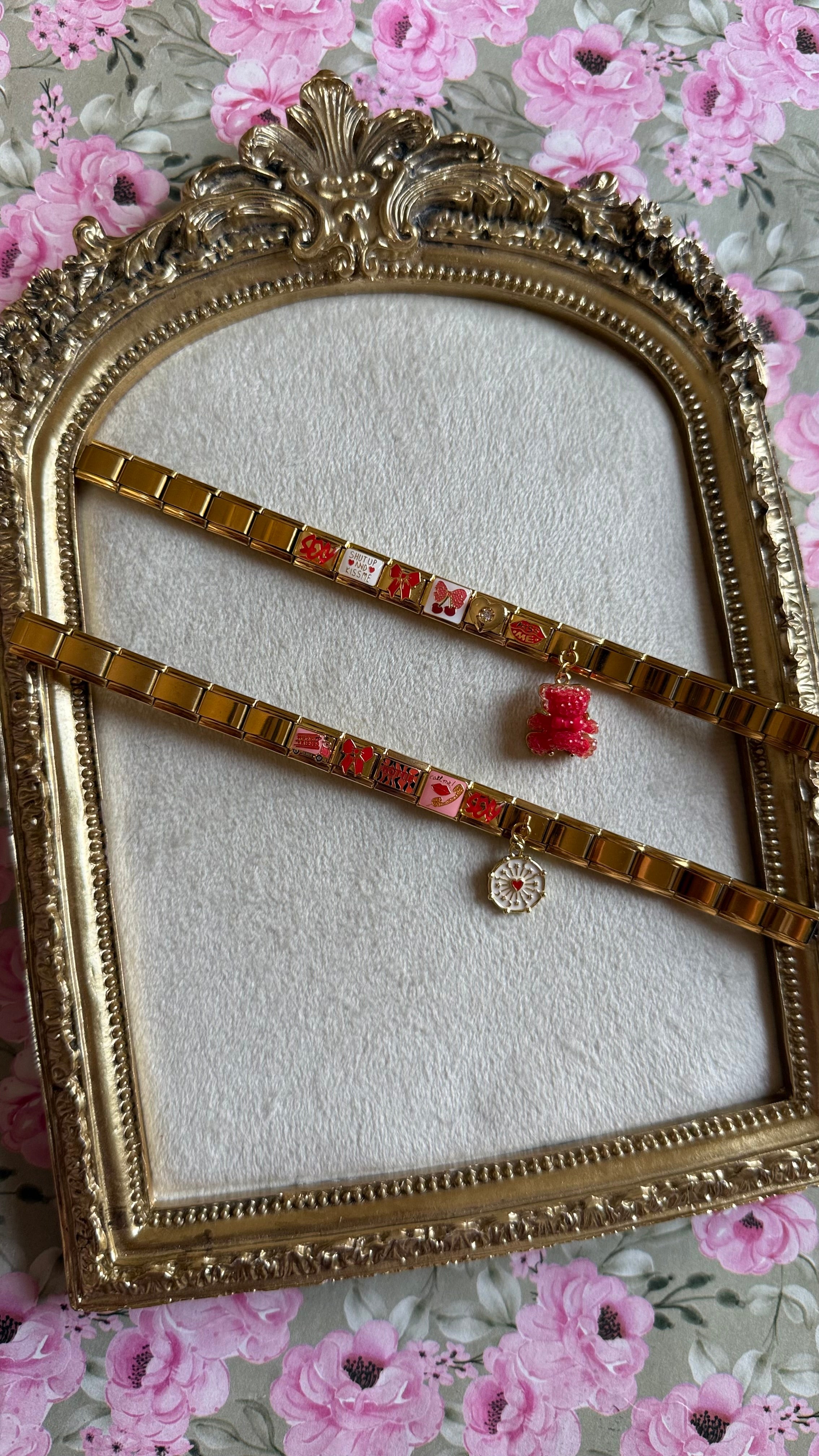 Red theme hanging bracelet