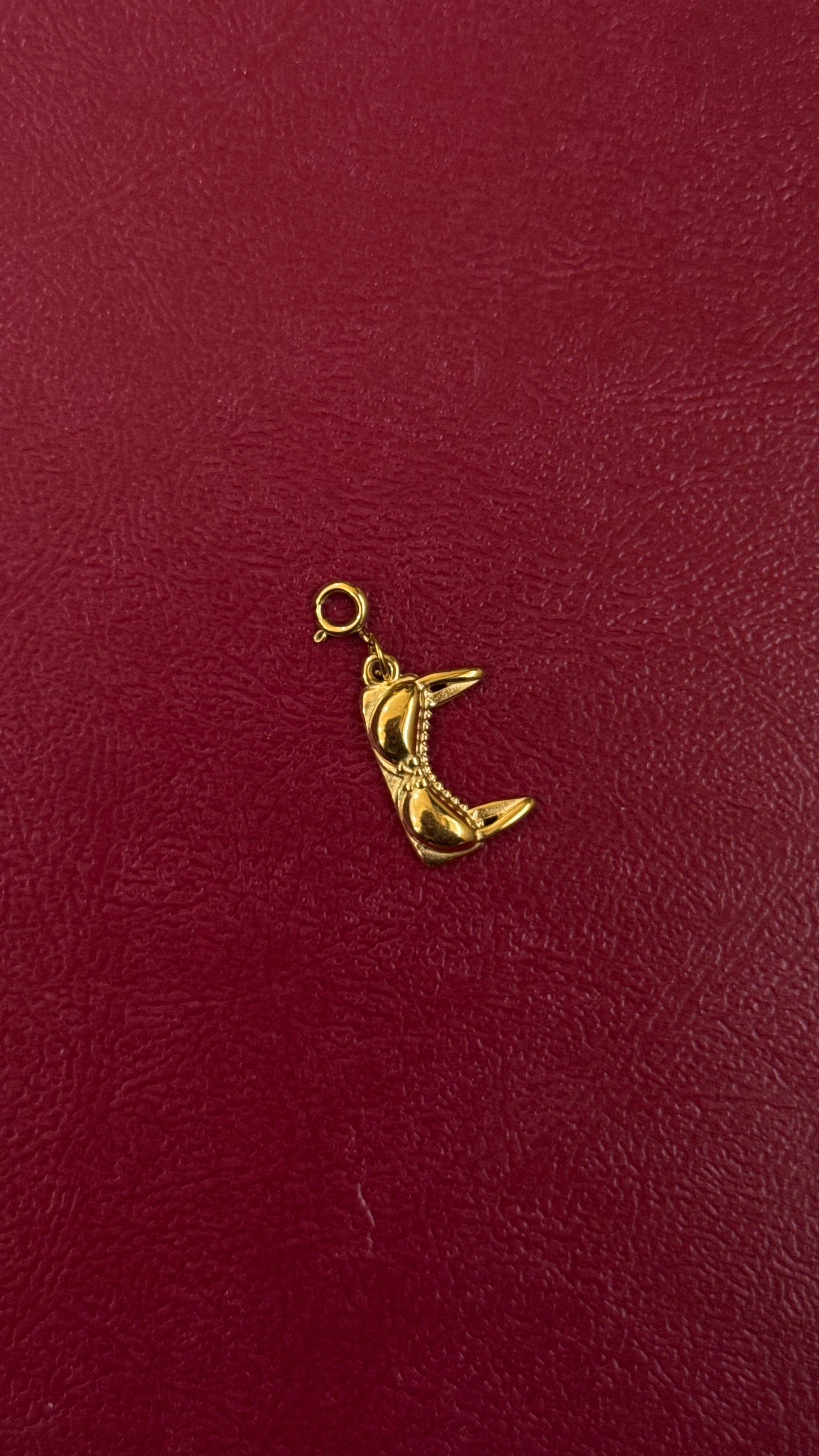 Bikini charm