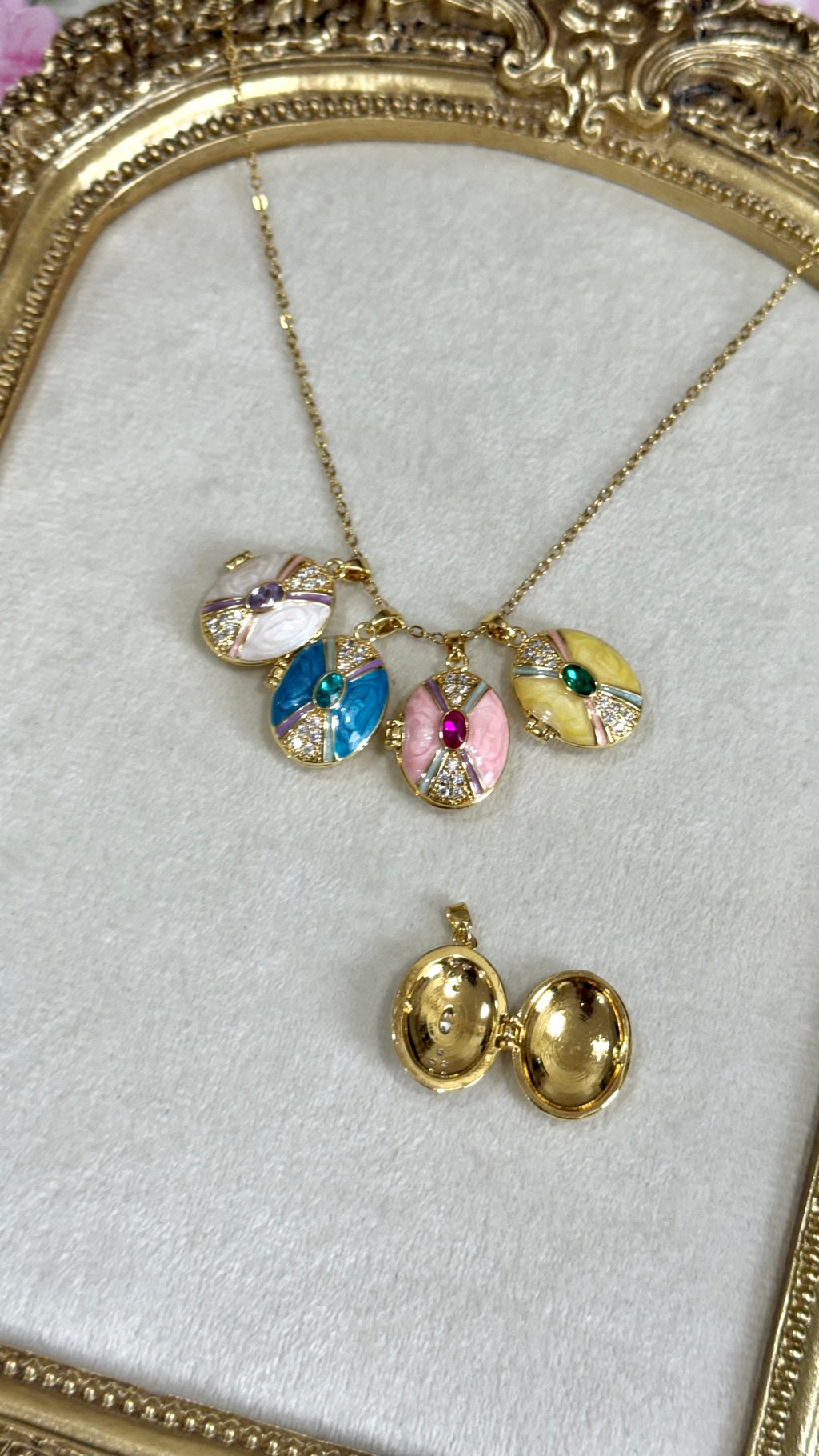 Vintage Memory locket