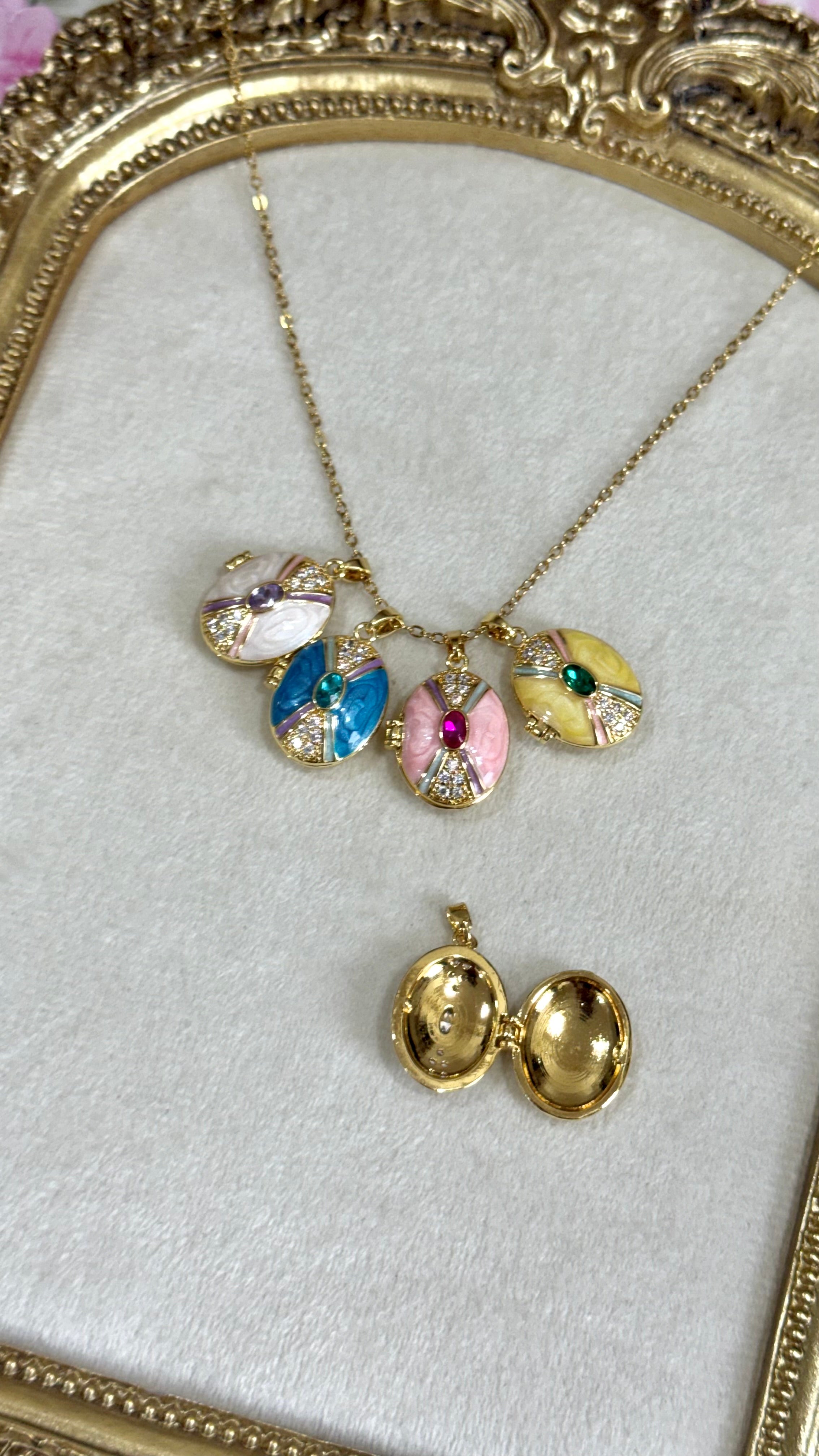 Vintage Memory locket