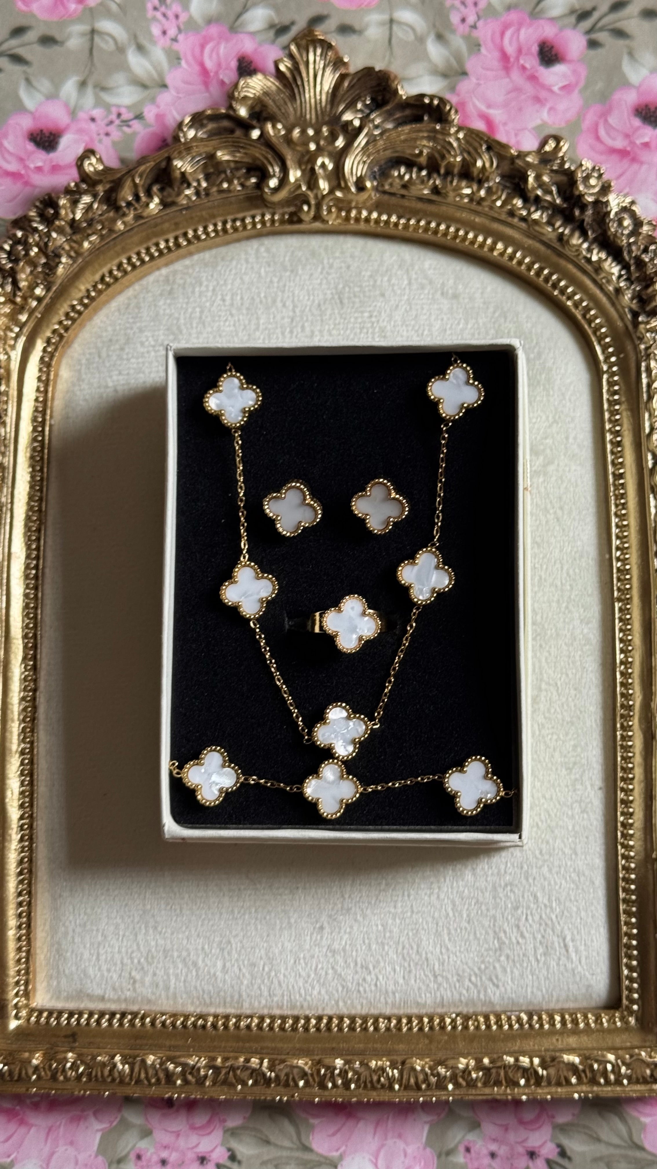 White clover set