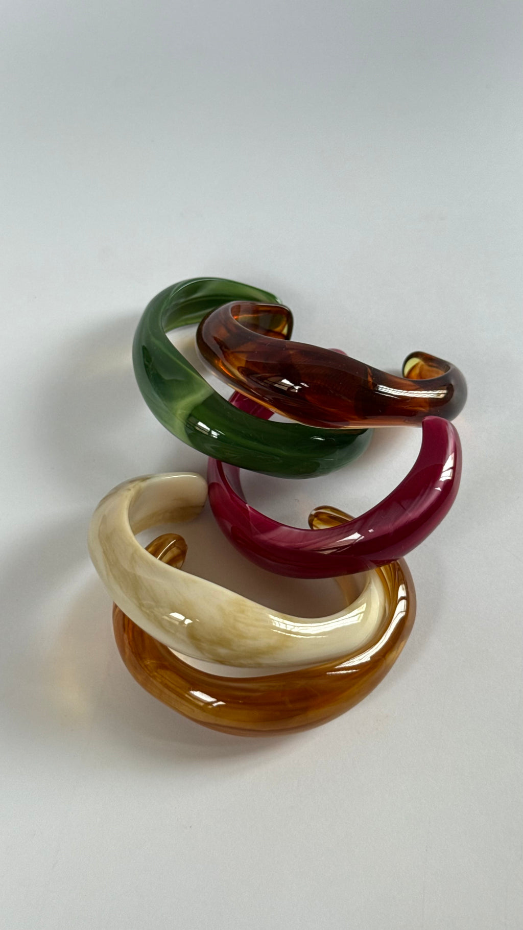 Wiggly resin Bangle