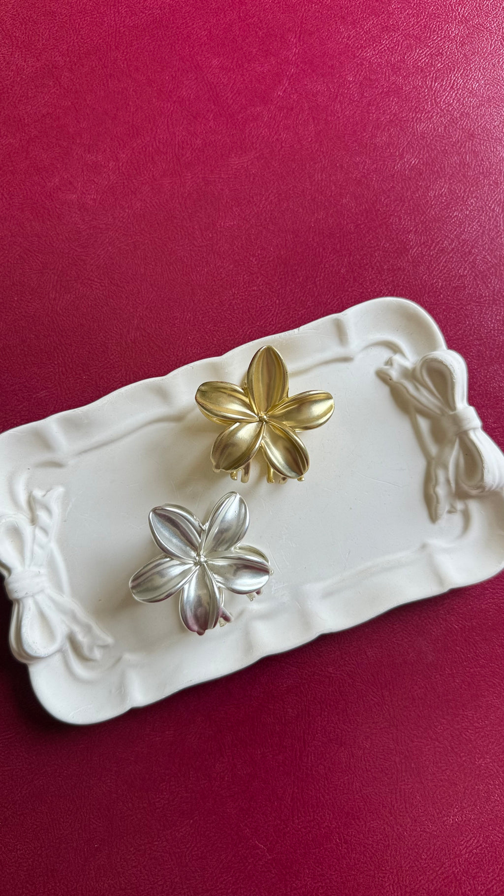Flower claw clip