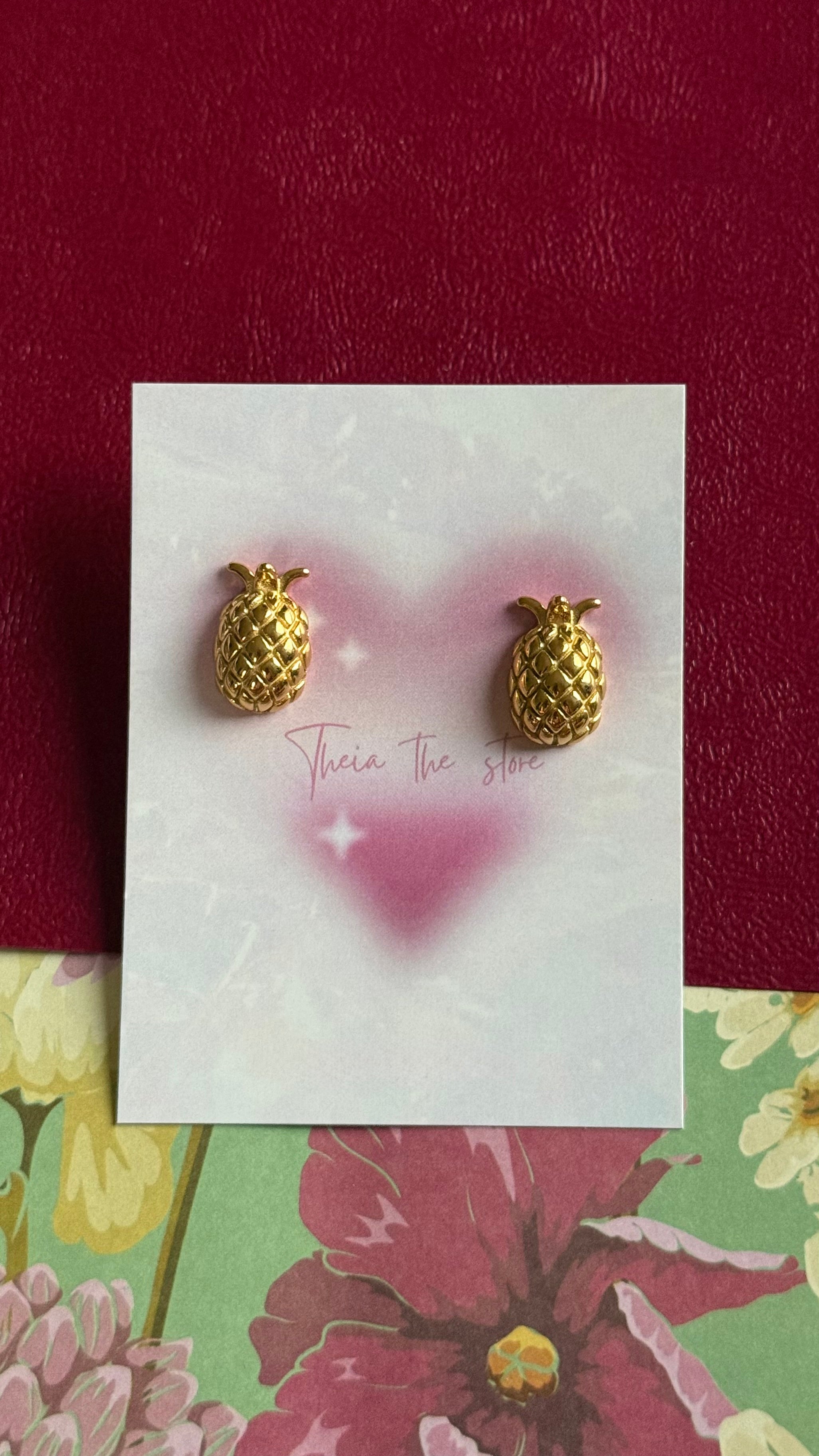 Pineapple studds