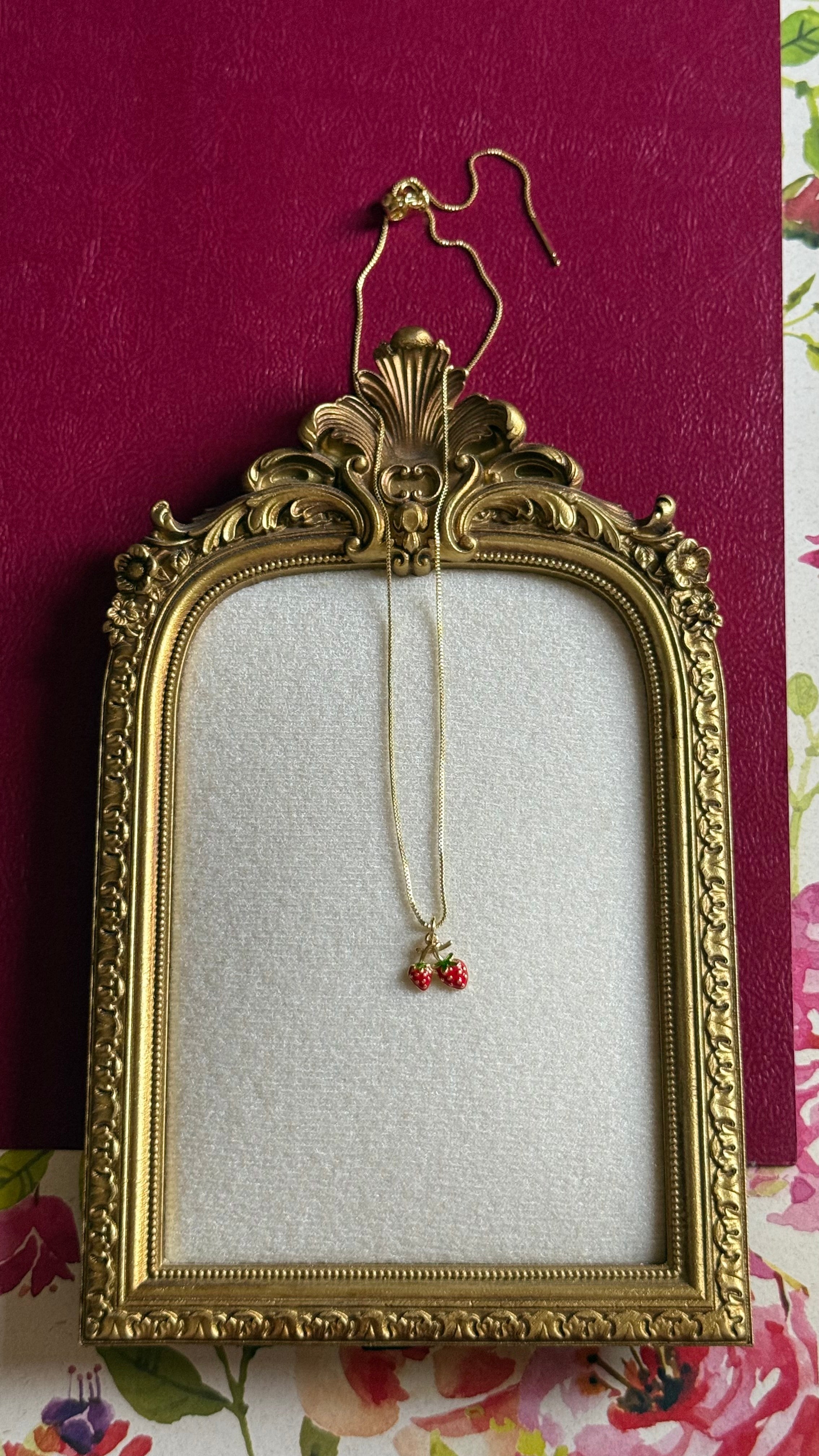 Tiny strawberry chain