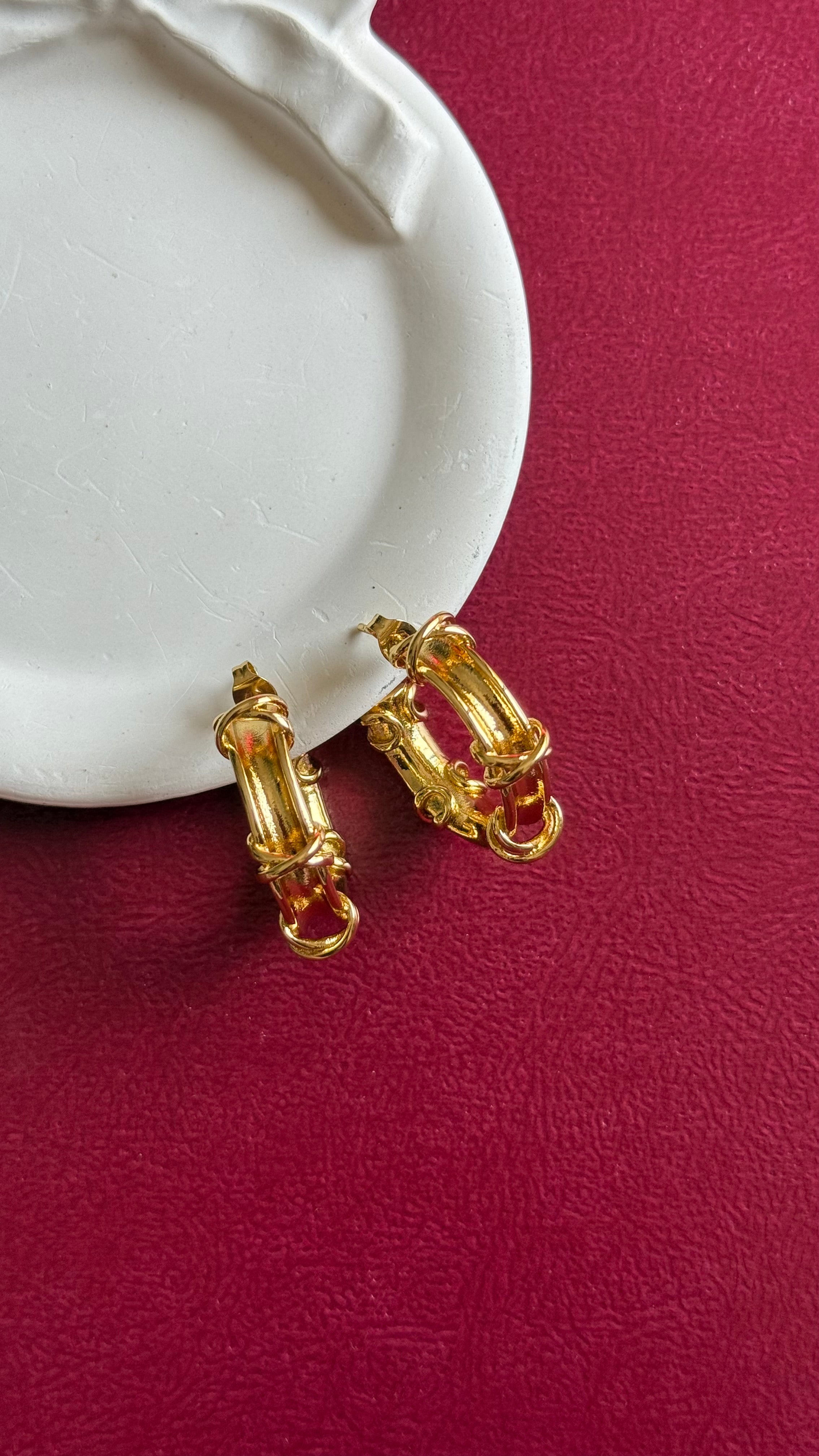 Crisscross earrings