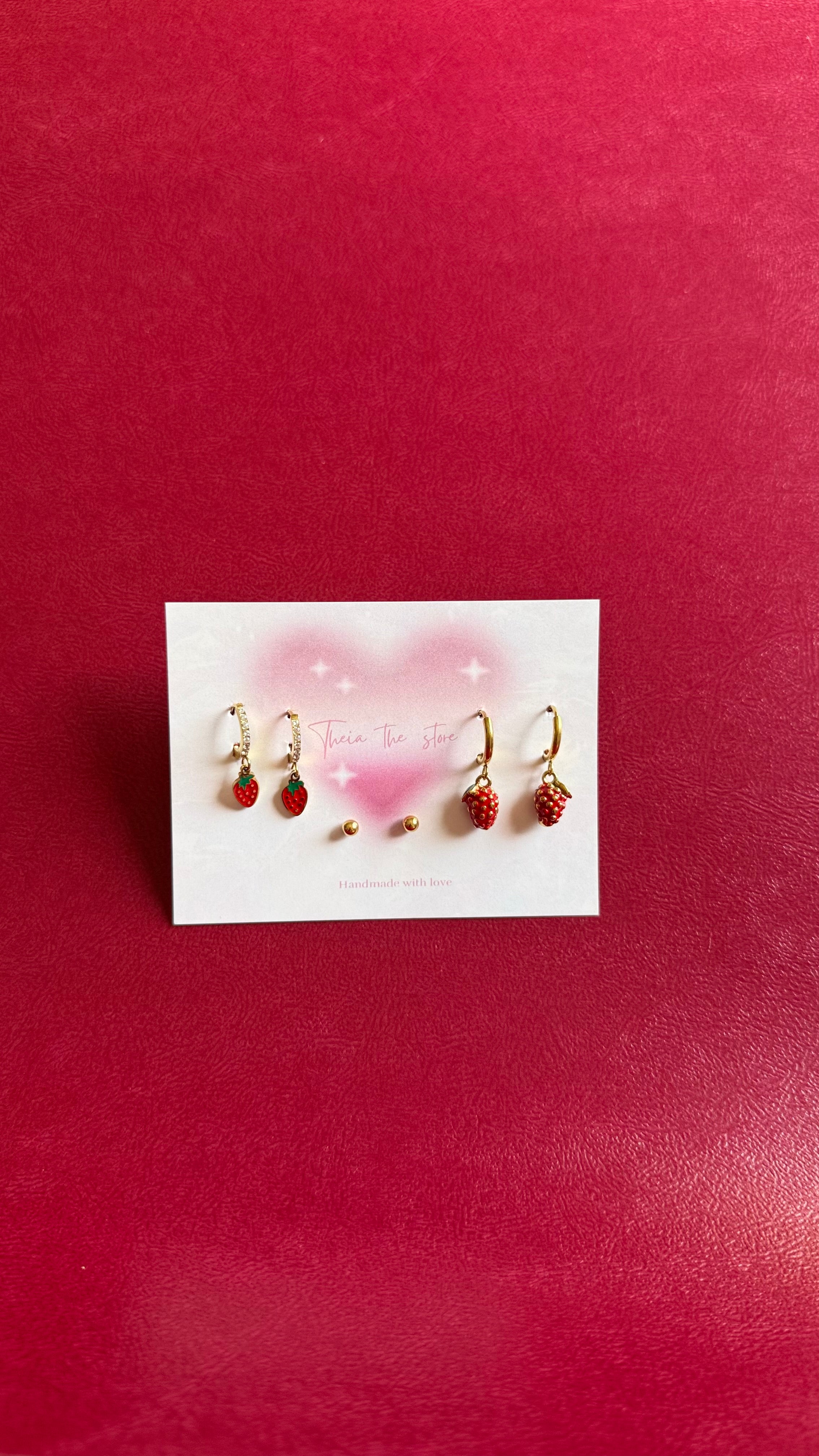 Strawberry piercing set