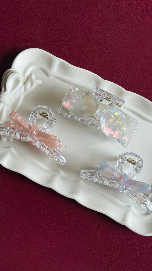 Bow claw clip