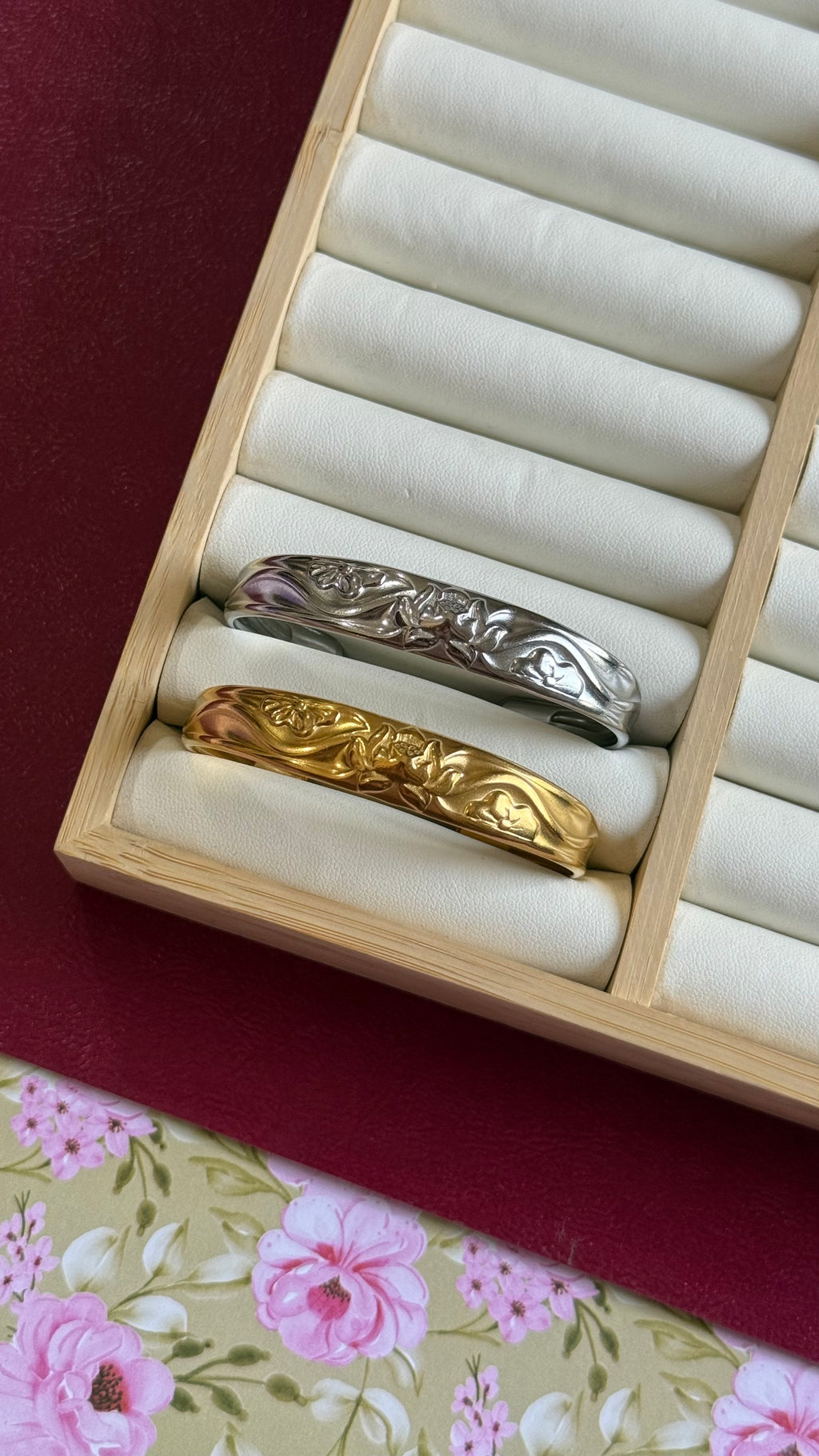 Lotus cuff