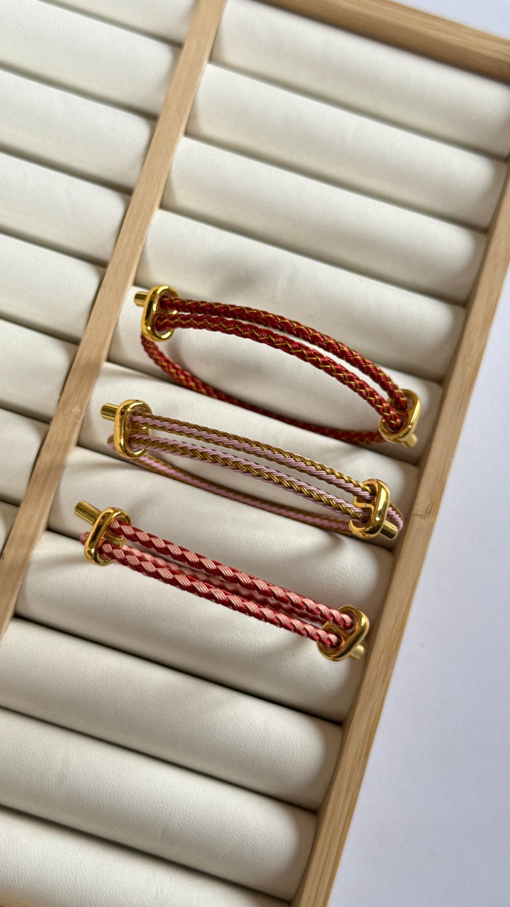 Fannah bracelet (pink & red)