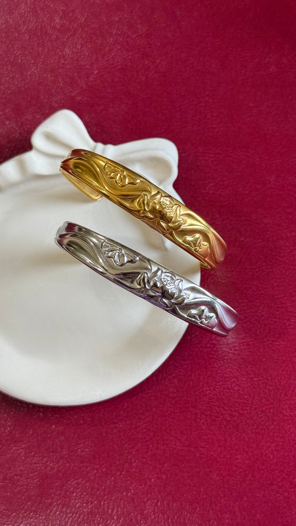 Lotus cuff