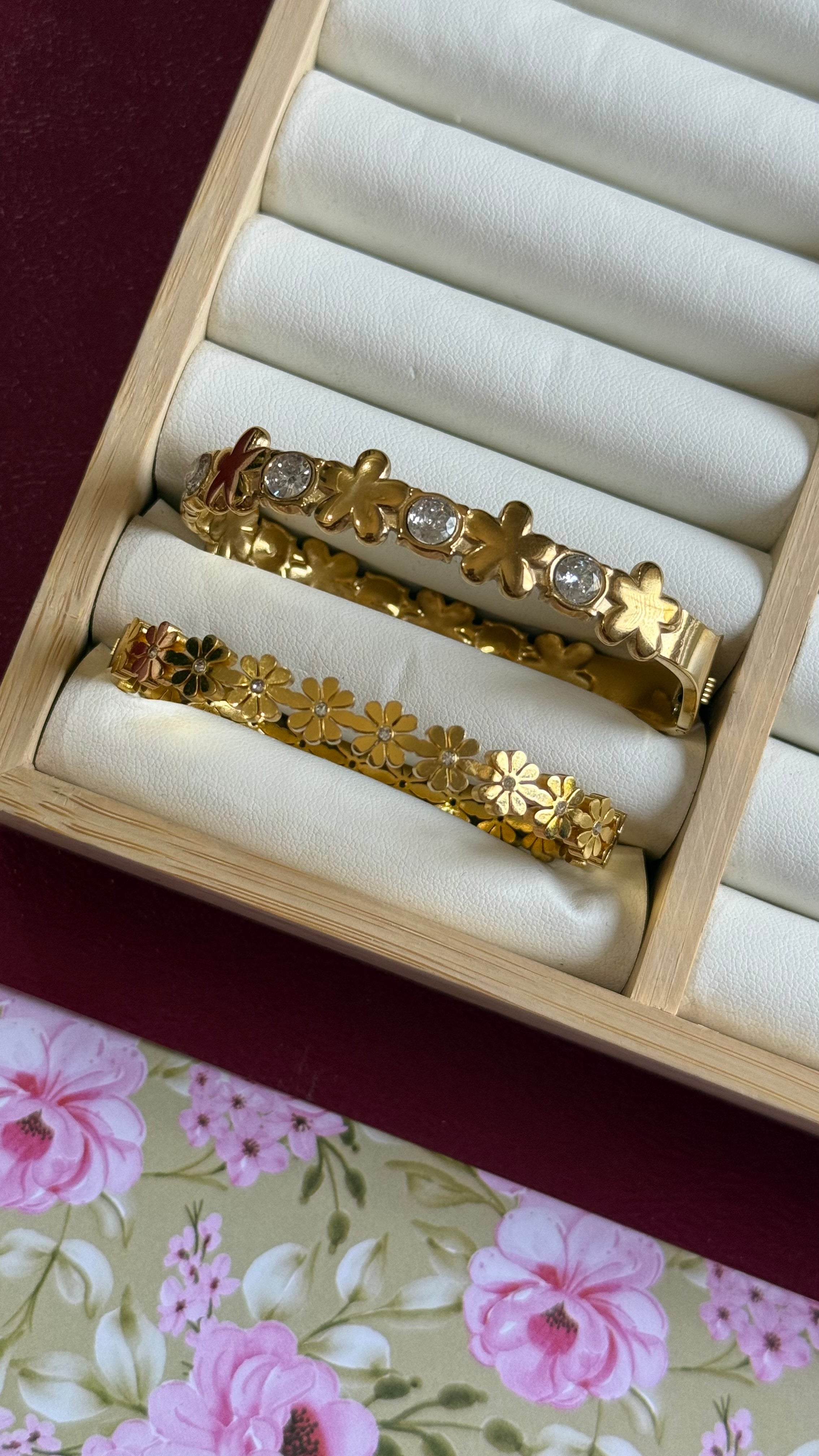 Flower bracelet