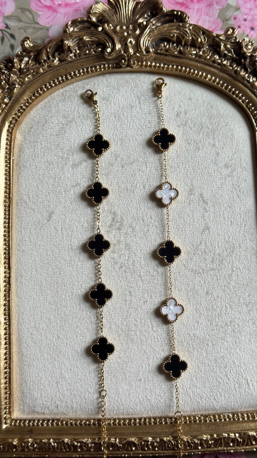 Black & white clover bracelet