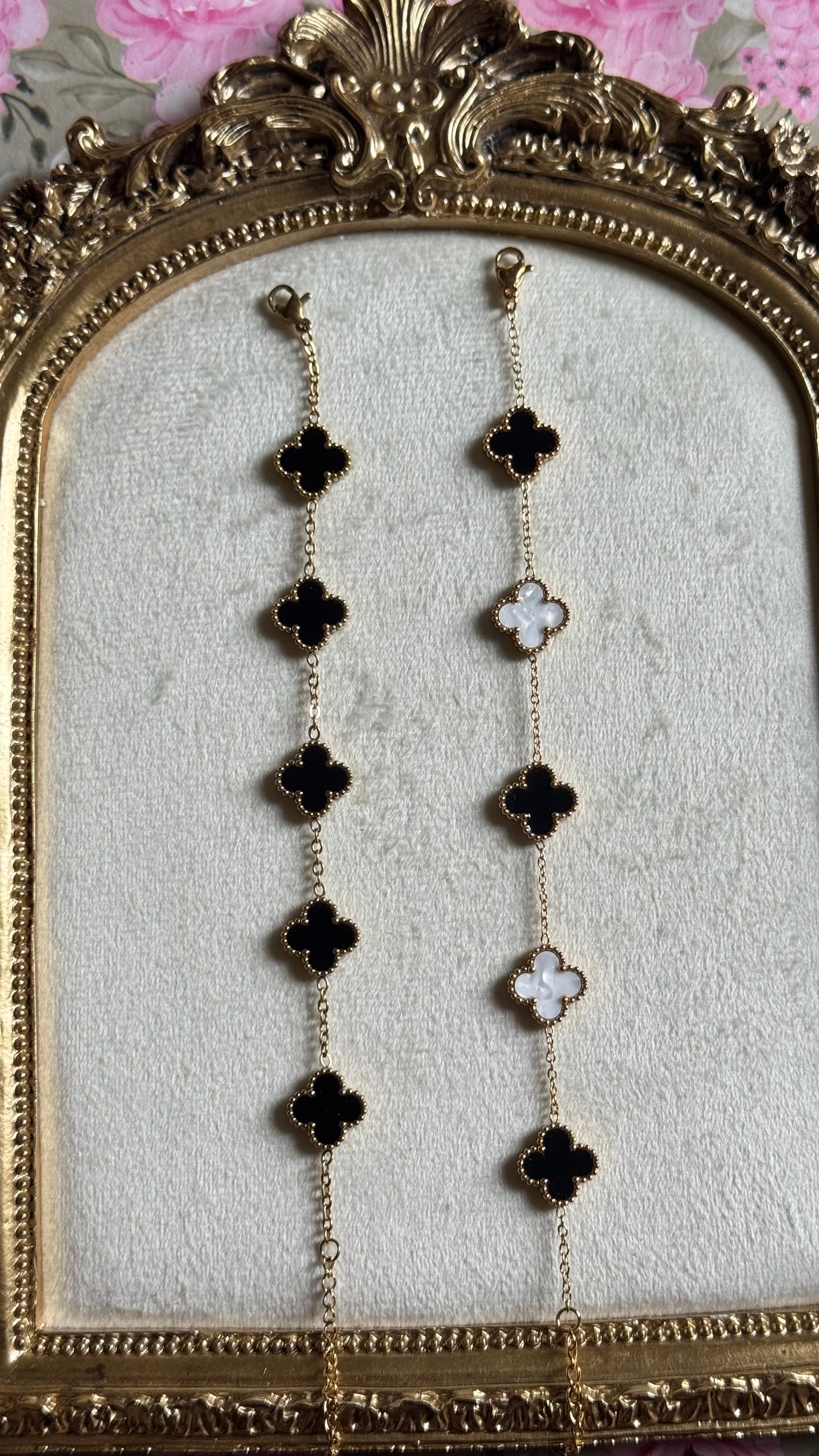 Black & white clover bracelet