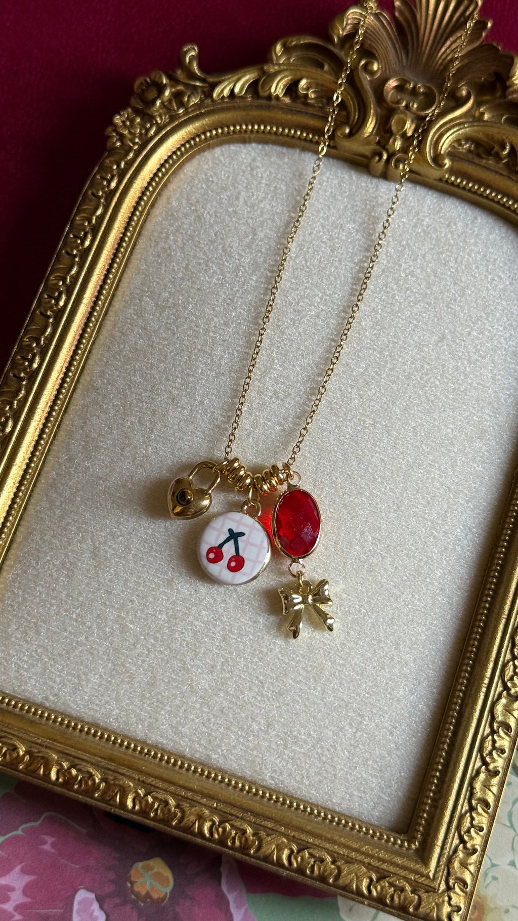 Sweet on the eye multicharm chain