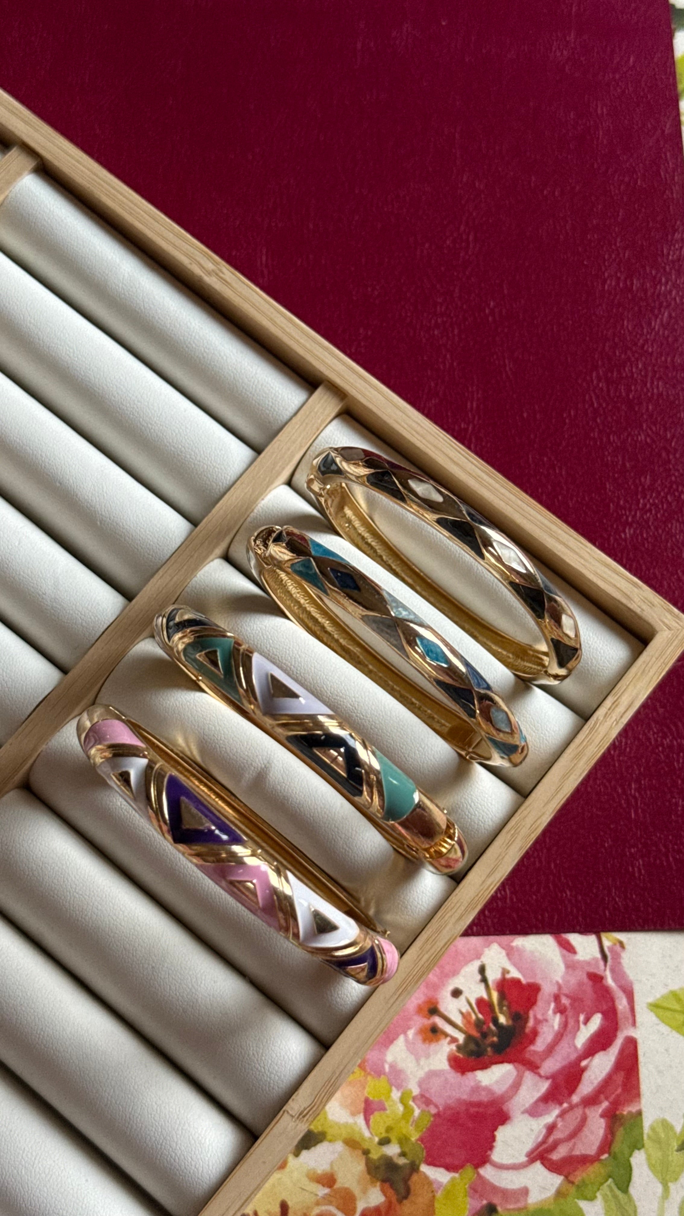 Zigzag enamel bangles
