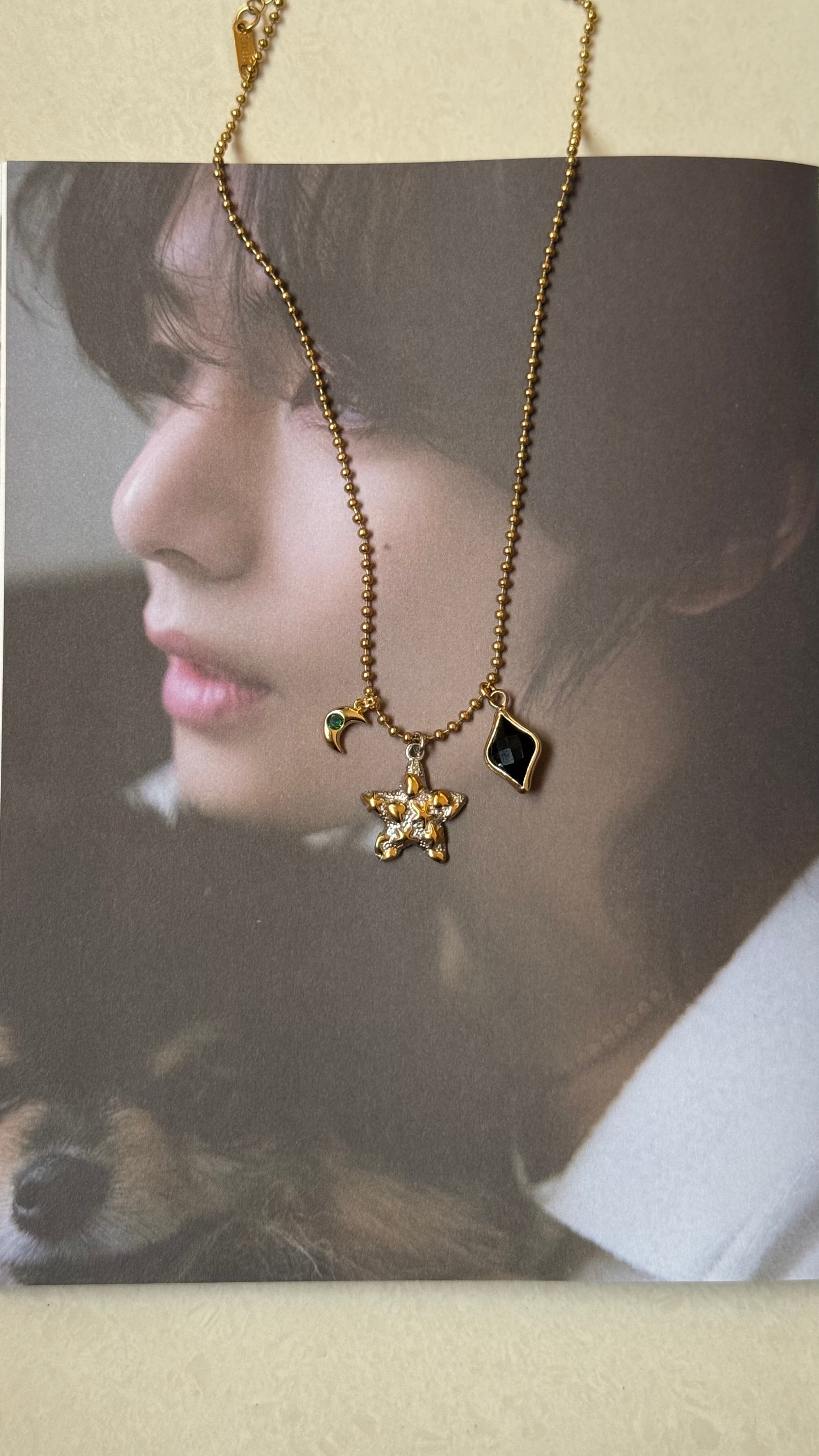 Dual tone chains